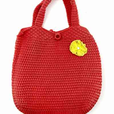 Mesh Plastic Handbag with Flower Appliqué (bolso / "jaba"), red