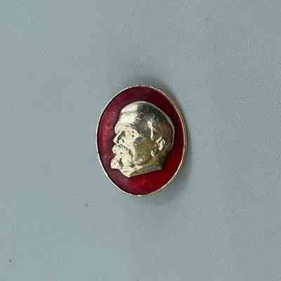 Lenin pin