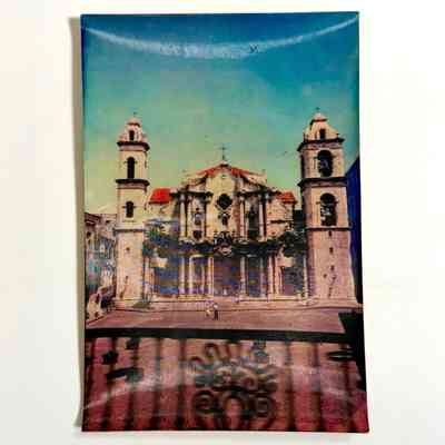 Lenticular 3-D tourist postcard — Plaza de la Catedral / Havana Cathedral (printed in Pyongyang, DPRK)