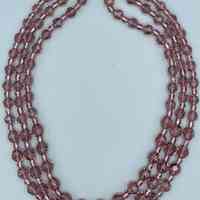          Triple-strand faceted glass bead necklace, amethyst/pink, with rhinestone clasp picture number 5
   