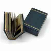 Miniature Book, República Democrática Alemana (German Democratic Republic promotional minibook), with slipcase - Image 3