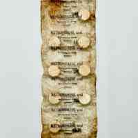 Metronidazole 250 mg oral tablets, boxed with blister strip - Image 3