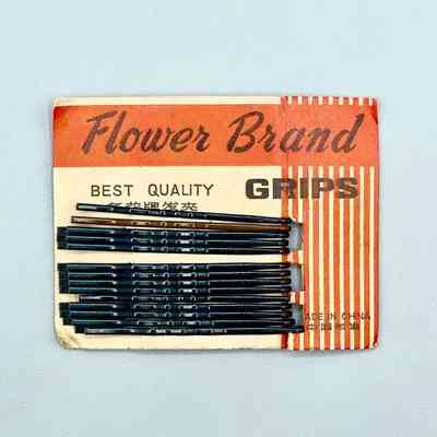 Card of "Flower Brand" hair grips (bobby pins)
