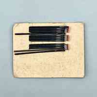 Card of "Flower Brand" hair grips (bobby pins) - Image 2