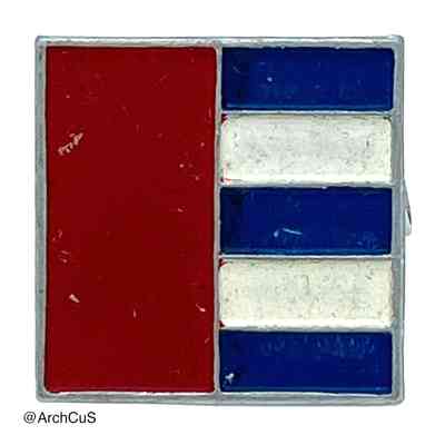 "Cuba Socialista" Enamel Pin — Red Field with Cuban-Flag Stripes