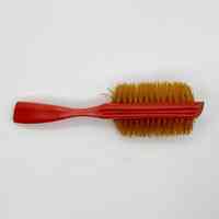 Plastic hairbrush with synthetic bristles, red - Image 3