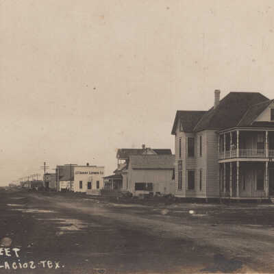 4th Street/Pavilion Street Scene