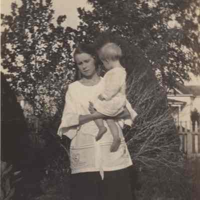 Elsie Luther w/ one of her children (CJ?)