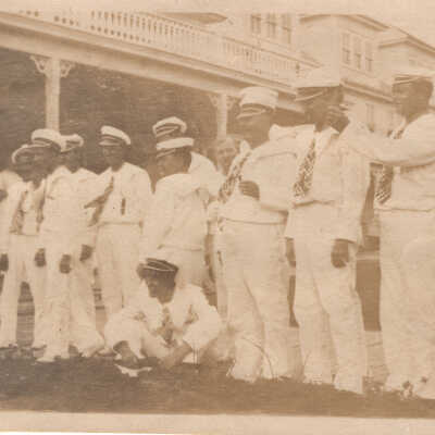 Band in front of Palacios Hotel
