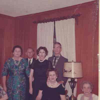 Elsie with family members (?)