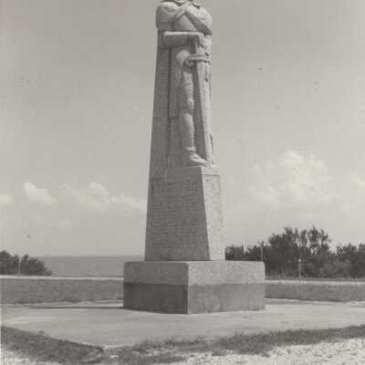 La Salle Statue