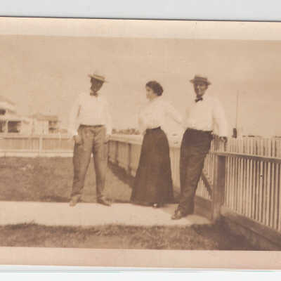 Opal Price Yard, two men & lady