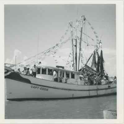 Capt Eddie, Shrimp Boat