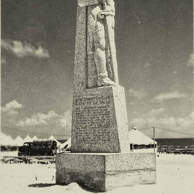 LaSalle Monument in Indianola