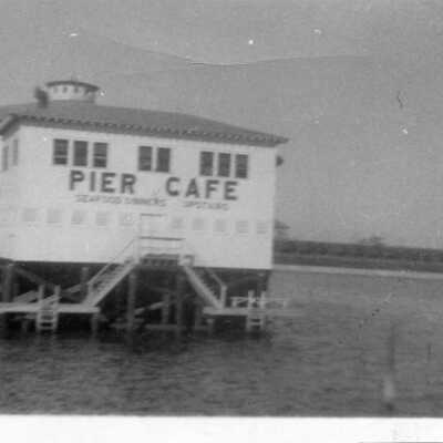 Pier Cafe