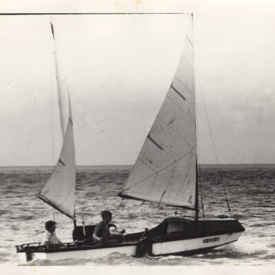 Guys Sailing