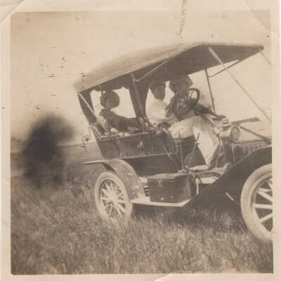 Vehicle with 3 Unknown People