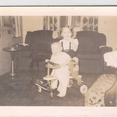 Linda and Jackie Goldberger