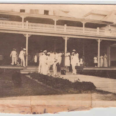 Hotel Palacios, front porch