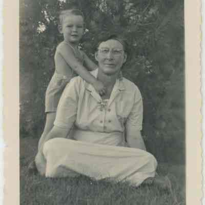 Ethel Hockey and unknown child