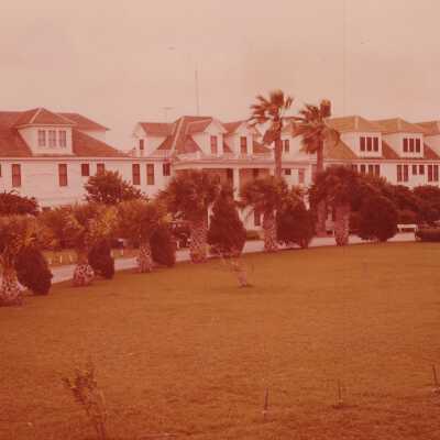Luther Hotel, Lanscaped Drive