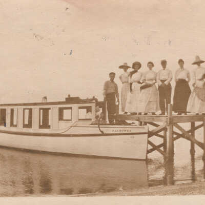 Fay Bowen, Boat
