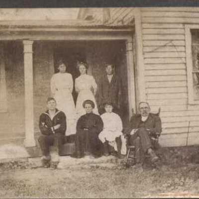 Knowlton Family at Home in Channahon