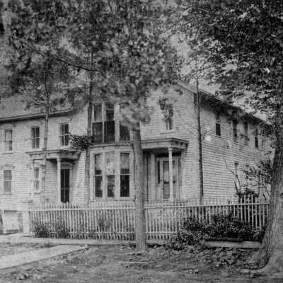 Leander and Dolly Smith home