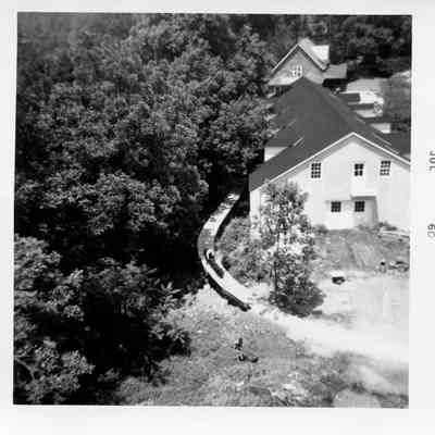 Aerial of the 401 running on the trestle behind the museum, 1960