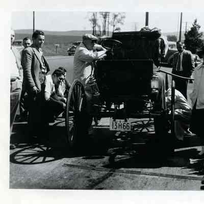 1949 Glidden Tour - 1907 MacIntyre of M. Gallagher on the road to Richmond, VA