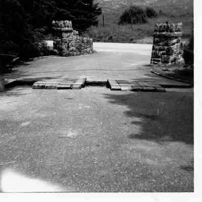 Building of the front gate crossing, 1960