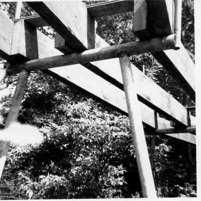 Temporary supports of the trestle, 1960
