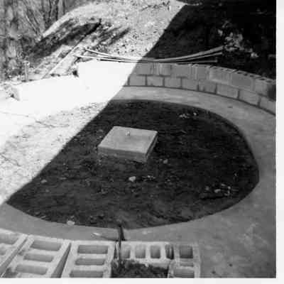 Building of the turntable behind the carriage house, 1960