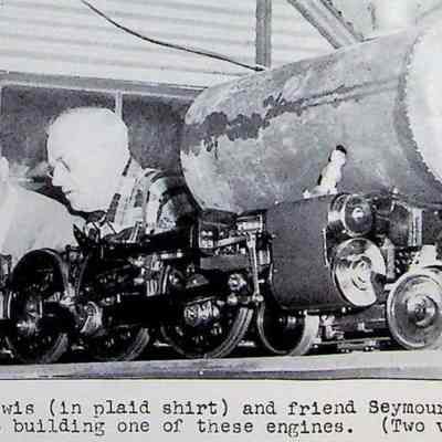 Assembly of the AVRR "402" with Martin Lewis and friend, late 1940s