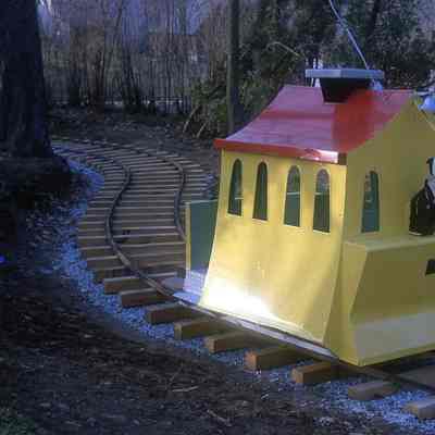 Building the Toonerville Trolley, 1972