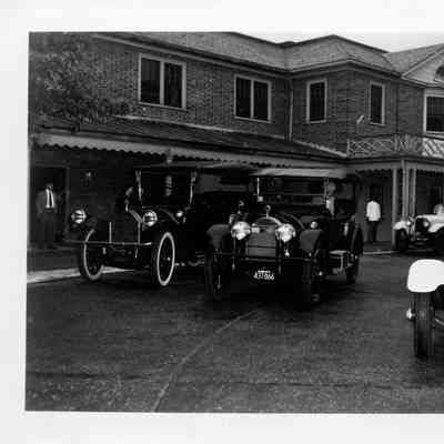 1949 Glidden Tour - tour cars at the Williamsburg Lodge