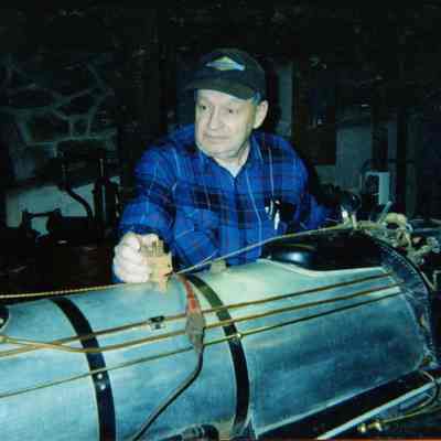 2004 - Steam Team work session on #401 locomotive