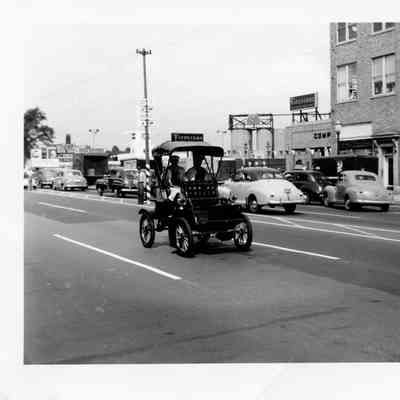 1949 Glidden Tour - J.H. Guest in a Knox with top up