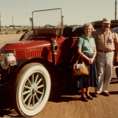 1982 Transcontinental Tour - Suzanne Stanley, Bob Reilly and Francis E Stanley with 1912 Stanley Model 87 in Lamar, CO