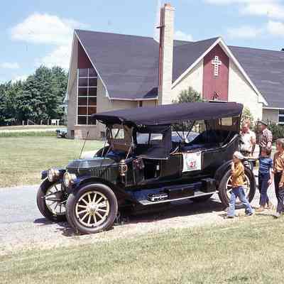 1972 Transcontinental Tour - 1912 Stanley Model 87 with unidentified admirers