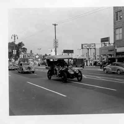 1949 Glidden Tour - James Melton and passenger in a 1907 Rolls Royce