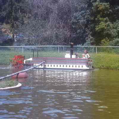 Magic Age of Steam - the "Robert E. Lee" in the pond, 1973