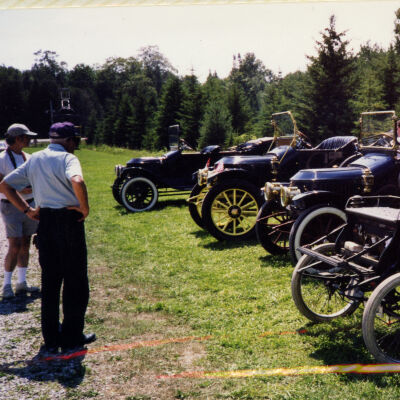1998 Steam Car Tour (Waterloo, ONT) - Thomas C Marshal, Jr, reviewing cars
