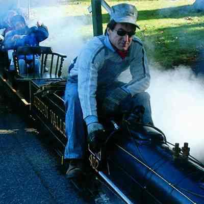 2007 - Brent McDougall with the 402 locomotive at Steamin' Day