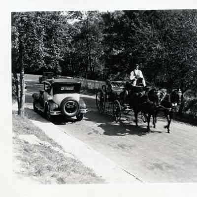 1949 Glidden Tour - horse-drawn carriage in Williamsburg, VA