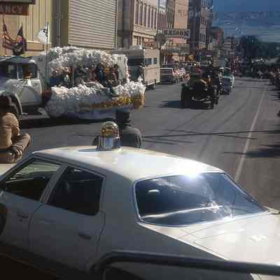 1972 Transcontinental Tour - 1912 Stanley Model 87 in Independence Day parade in Livingston, MT