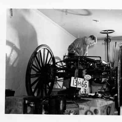 1949 Glidden Tour - tour car being repaired