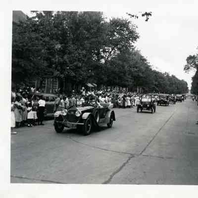 1949 Glidden Tour - tour cars on parade in Williamsburg, VA