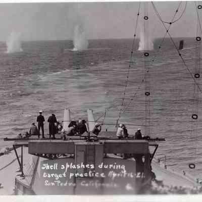 Shell splashes