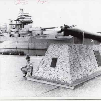 Superintendent with torpedo 1972 press photo
